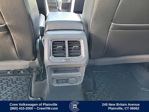 Used 2018 Volkswagen Tiguan SE w/ Panoramic Sunroof Package image 47