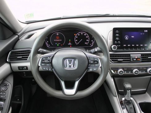 Used 2020 Honda Accord LX image 10