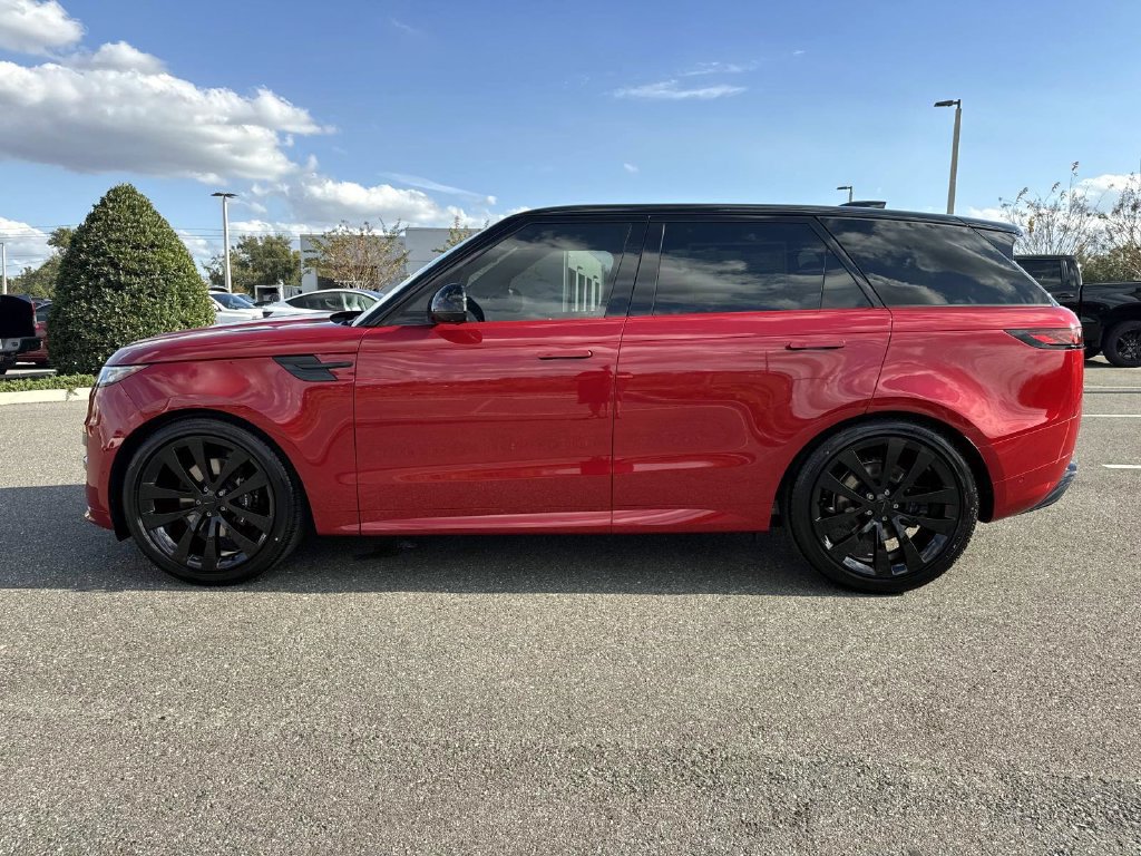 Used 2026 Land Rover Range Rover Sport Dynamic SE AWD/4WD image 2