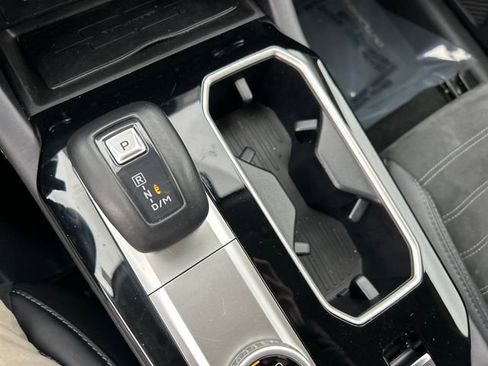 Used 2025 Mitsubishi Outlander SE image 22