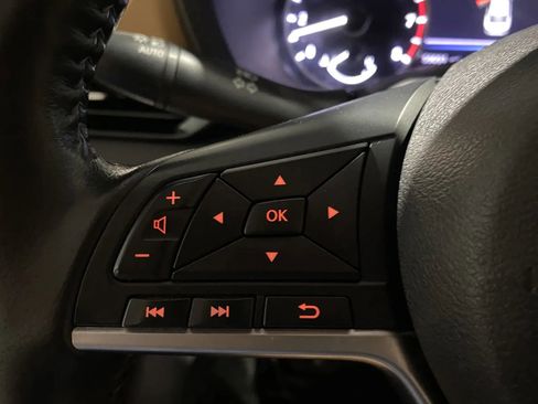 Used 2022 Nissan Sentra SV w/ SV Premium Package image 20