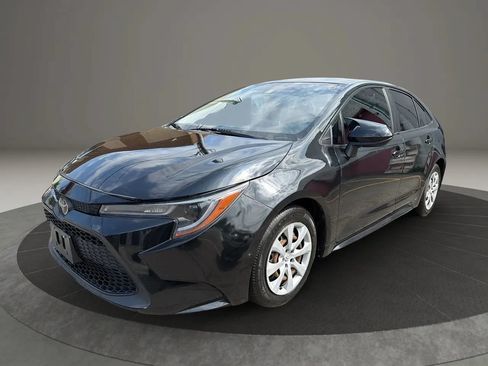 Used 2020 Toyota Corolla LE FWD image 1