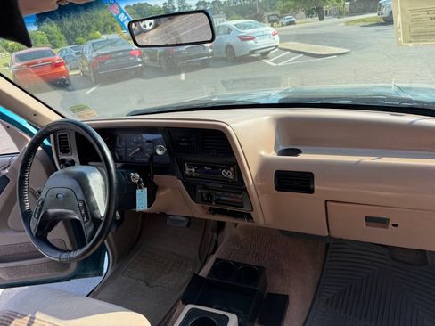 Used 1992 Ford Explorer XLT AWD/4WD image 14