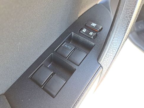 Used 2014 Toyota Corolla LE image 13