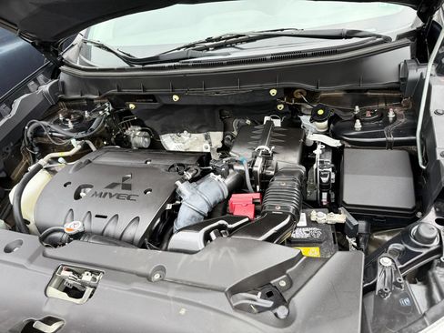Used 2018 Mitsubishi Outlander Sport ES FWD image 35
