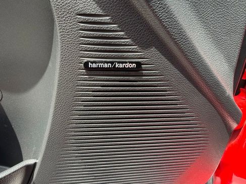 Used 2015 Dodge Challenger SRT Hellcat RWD image 13