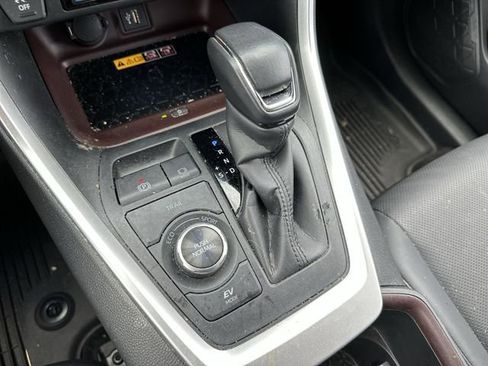 Used 2024 Toyota RAV4 Limited w/ Advanced Technology Package AWD/4WD image 23