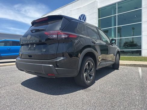 Used 2024 Nissan Rogue SV FWD image 5