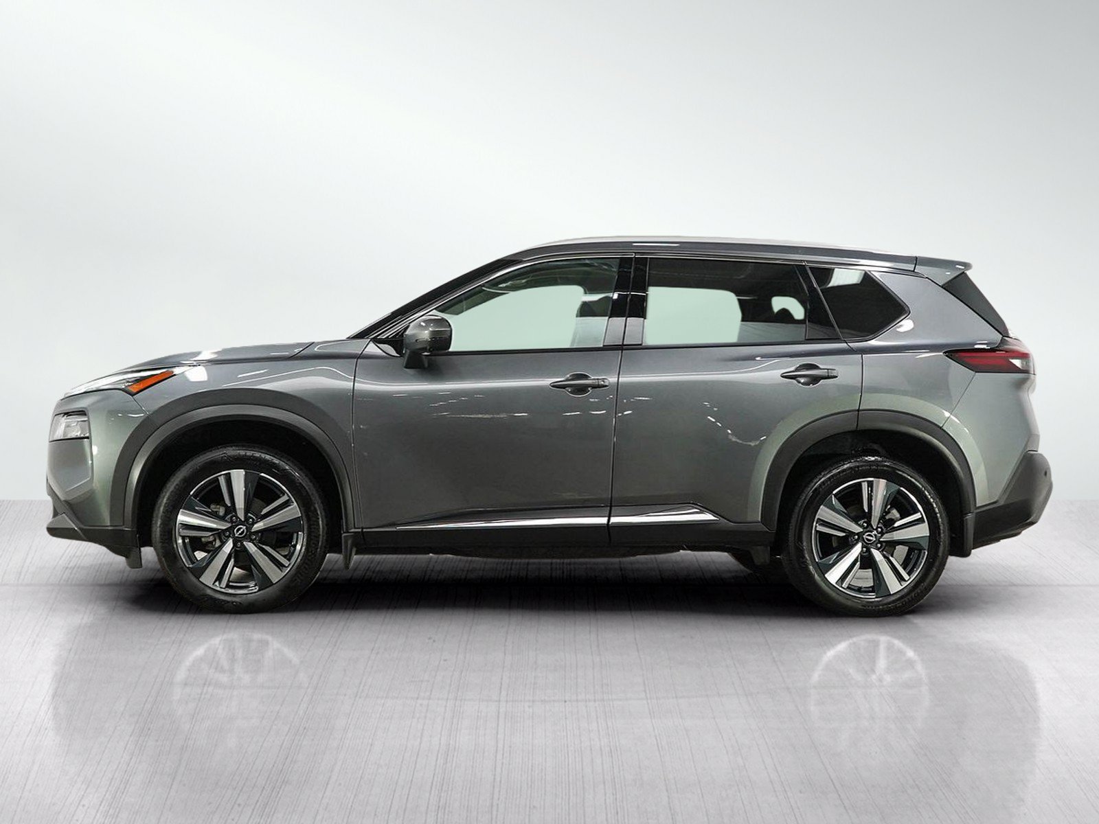 Used 2023 Nissan Rogue SL AWD/4WD image 2
