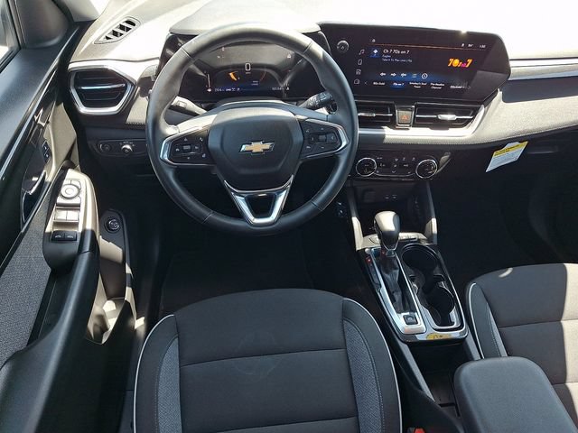 Used 2025 Chevrolet TrailBlazer LT w/ Convenience Package AWD/4WD image 11