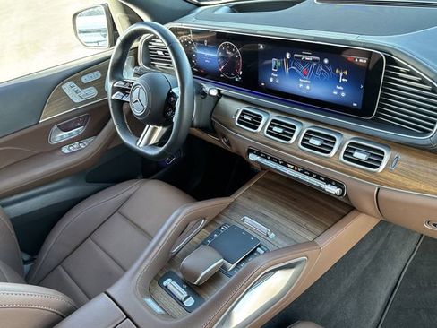 Used 2025 Mercedes-Benz GLS 450 4MATIC image 27