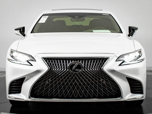 Used 2019 Lexus LS 500 AWD image 2