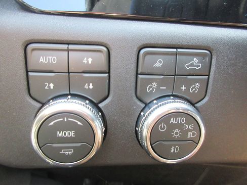 New 2026 GMC Sierra 1500 Elevation w/ Elevation Premium Package AWD/4WD image 17
