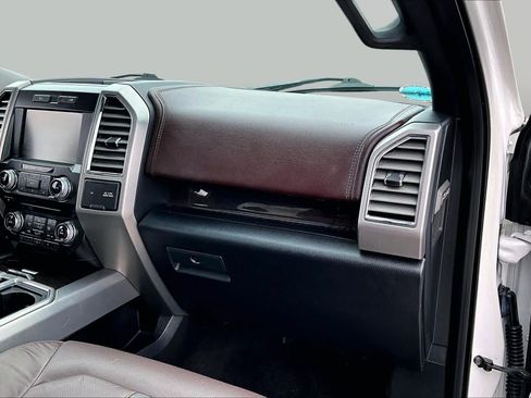 Used 2015 Ford F150 Platinum w/ Equipment Group 701A Luxury RWD image 19