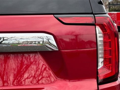 Used 2023 GMC Yukon XL SLE w/ Gmc Pro Safety Plus Package image 51