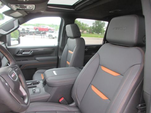 New 2026 GMC Sierra 2500 AT4 w/ AT4 Premium Plus Package AWD/4WD image 13