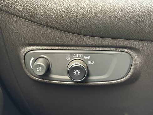 Used 2022 Chevrolet Equinox LT image 20