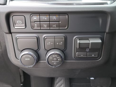 Used 2026 Chevrolet Suburban RST w/ Comfort Package RWD image 29