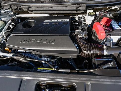 Used 2024 Nissan Rogue SV FWD image 12