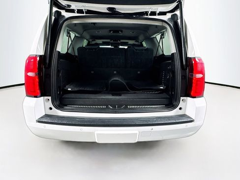 Used 2018 Chevrolet Suburban LT image 29