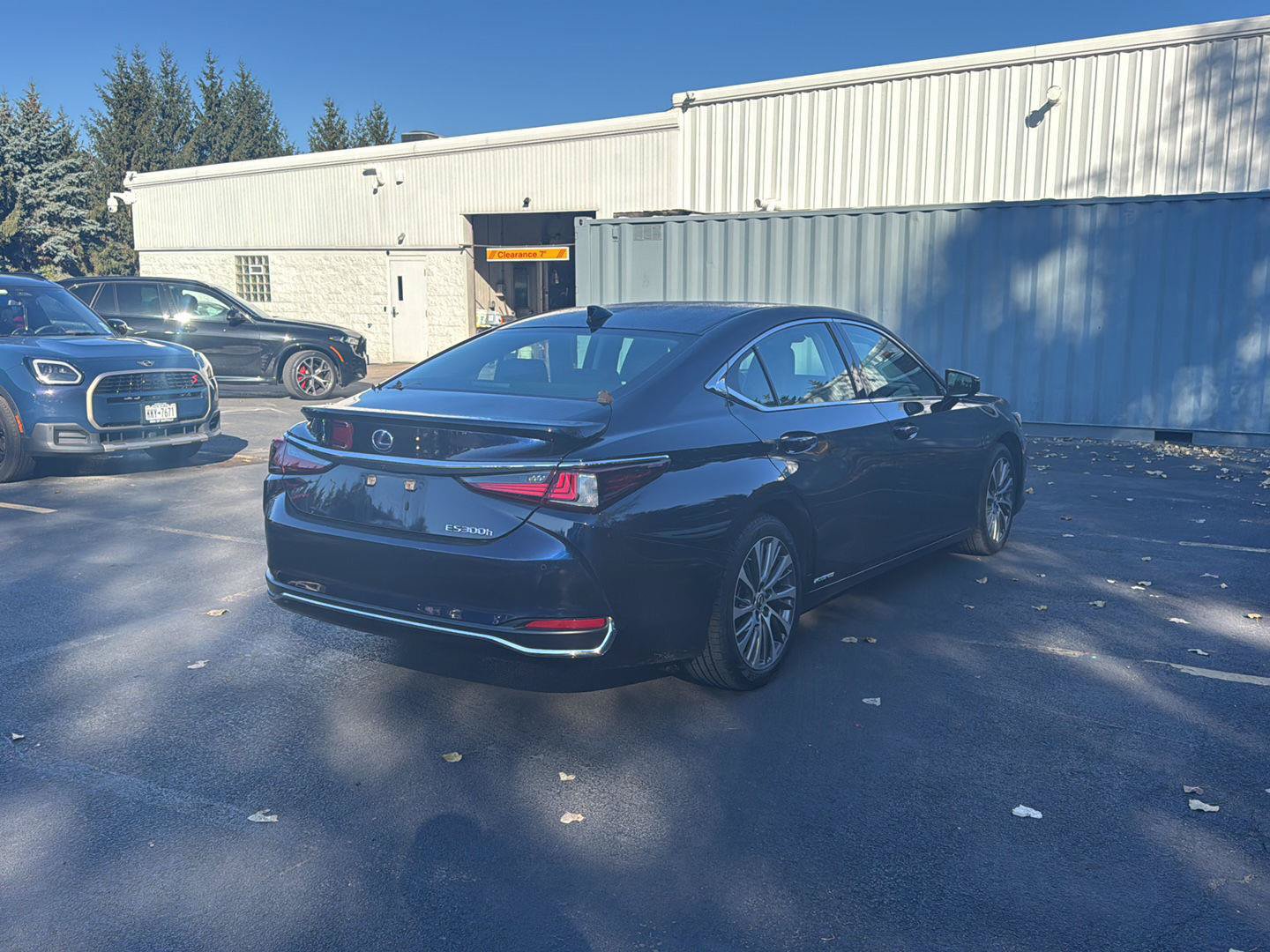 Used 2020 Lexus ES 300h w/ Premium Package FWD image 3