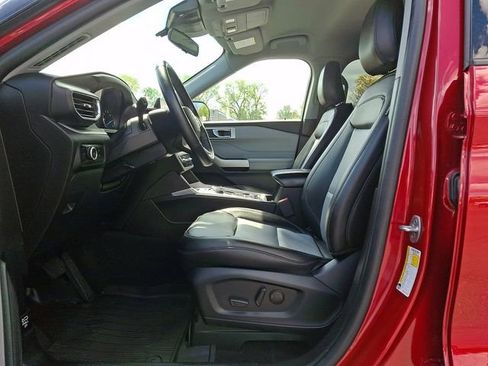Used 2023 Ford Explorer XLT w/ Equipment Group 202A AWD/4WD image 15