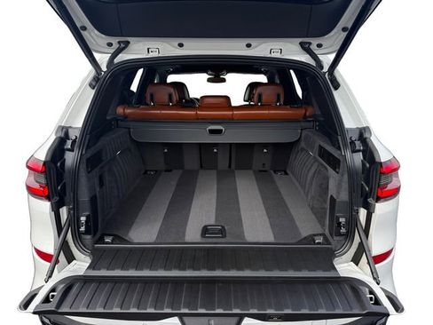 Used 2023 BMW X5 M50i w/ Executive Package image 26