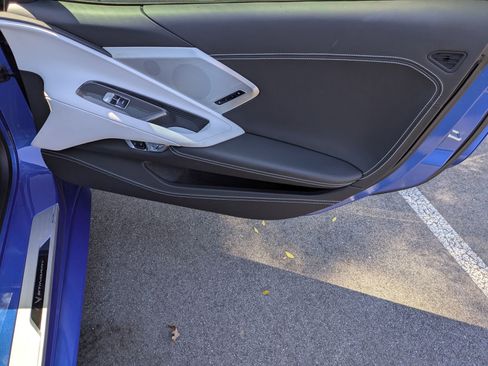 Used 2022 Chevrolet Corvette Stingray Premium Conv w/ Z51 Performance Package image 31