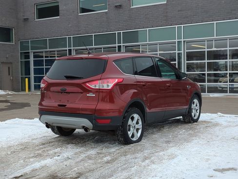 Used 2015 Ford Escape SE image 8