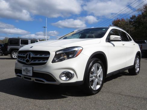 Used 2018 Mercedes-Benz GLA 250 4MATIC image 2