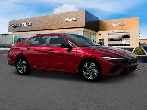 New 2025 Hyundai Elantra Sport FWD image 10