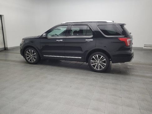 Used 2017 Ford Explorer Platinum image 3
