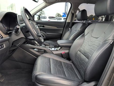 Used 2022 Kia Telluride SX w/ SX Prestige Package image 9