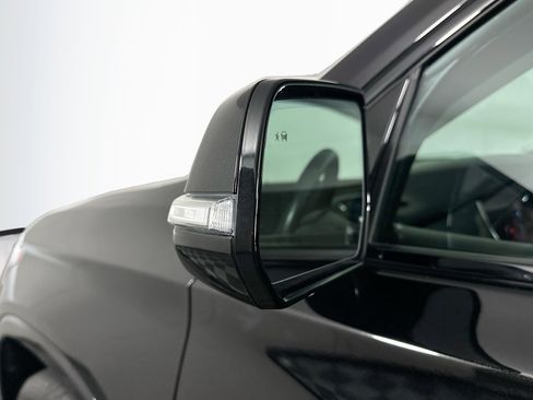 Used 2018 Chevrolet Traverse Premier w/ Redline Edition FWD image 16