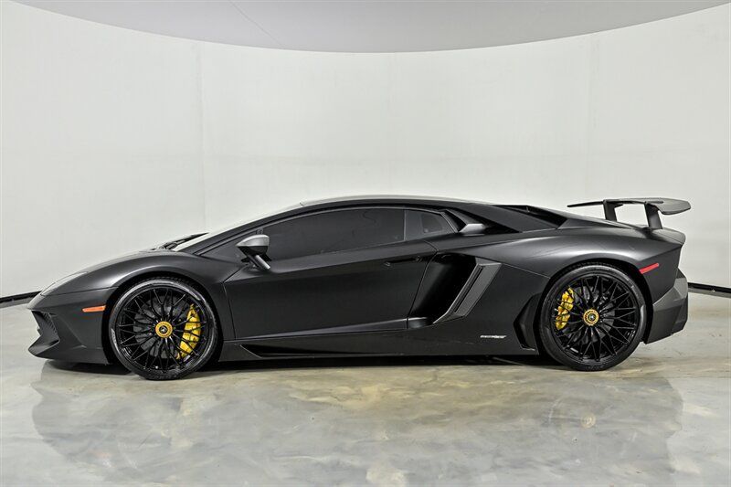 Used 2017 Lamborghini Aventador LP 750-4 Superveloce AWD/4WD image 6