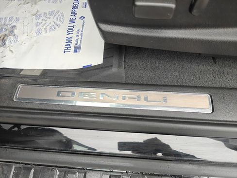 Used 2021 GMC Canyon Denali image 15