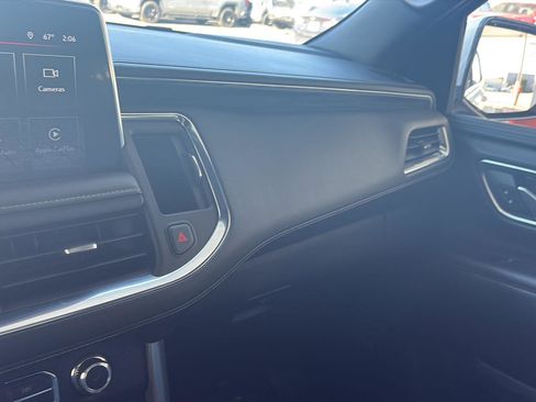 Used 2023 GMC Yukon SLT w/ SLT Premium Package image 21