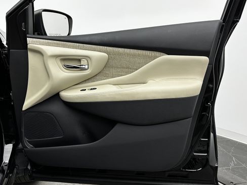 Used 2021 Nissan Murano SV image 33