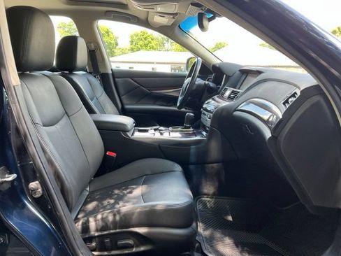 Used 2017 INFINITI Q70 L 3.7 AWD/4WD image 22