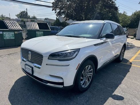 Used 2023 Lincoln Aviator AWD w/ Elements Package image 8
