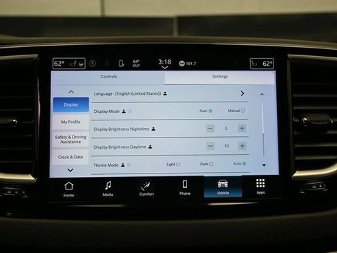 Certified 2024 Chrysler Pacifica Touring-L FWD image 38