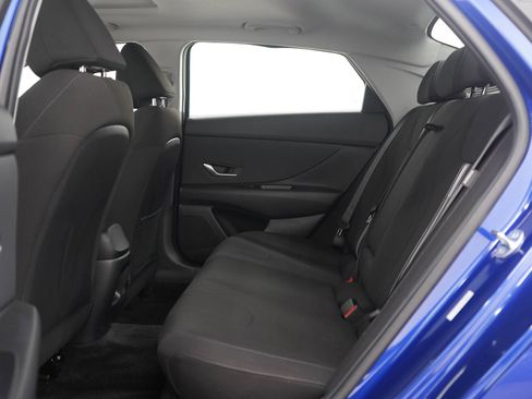 Used 2025 Hyundai Elantra SEL image 17