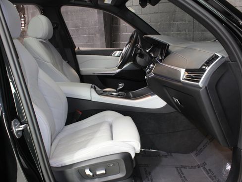 Used 2023 BMW X5 sDrive40i w/ M Sport Package image 48