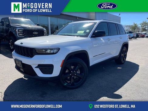 Used 2024 Jeep Grand Cherokee Altitude AWD/4WD image 1