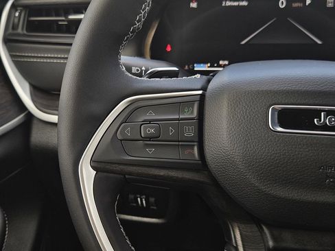 New 2026 Jeep Grand Cherokee L Laredo image 15