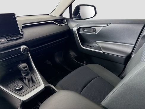 Certified 2025 Toyota RAV4 LE image 21