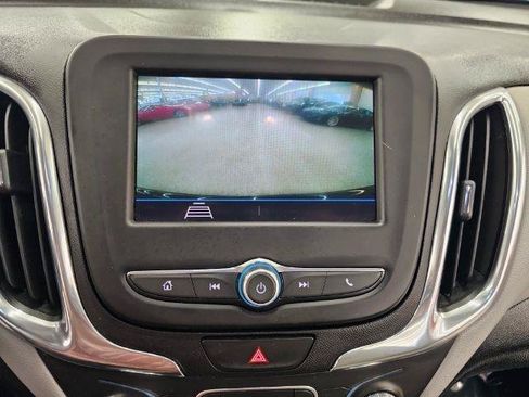 Used 2020 Chevrolet Equinox LS FWD image 23