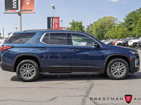 Used 2022 Chevrolet Traverse LT FWD image 18