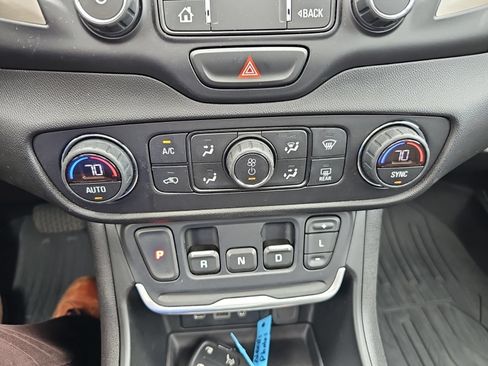 Used 2019 GMC Terrain Denali w/ Comfort Package AWD/4WD image 19
