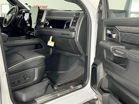 New 2025 RAM 2500 Limited image 33